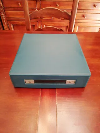 Máquina de escribir Olivetti Dora