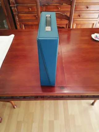 Máquina de escribir Olivetti Dora