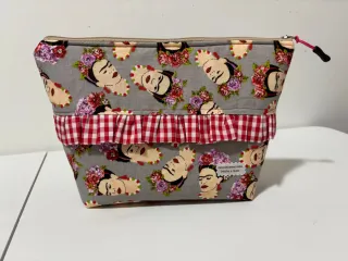 Funda portátil+neceseres(venta juego o por piezas)