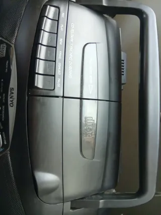 Radio Sanyo CD/Cassette AM/FM