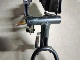 Mobylette basculante con bloqueo de rueda