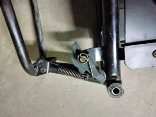 Mobylette basculante con bloqueo de rueda