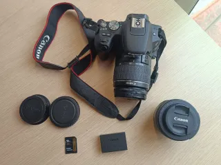 Cámara Canon EOS 200D + accesorios + 2 objetivos