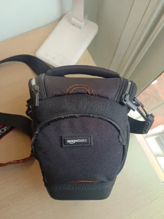 Cámara Canon EOS 200D + accesorios + 2 objetivos