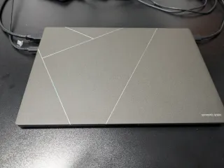 Portátil Asus ZenBook S 14 OLED