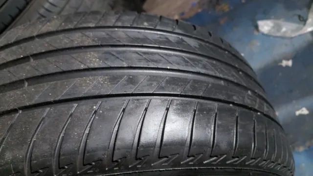 Neumático 225/45/17