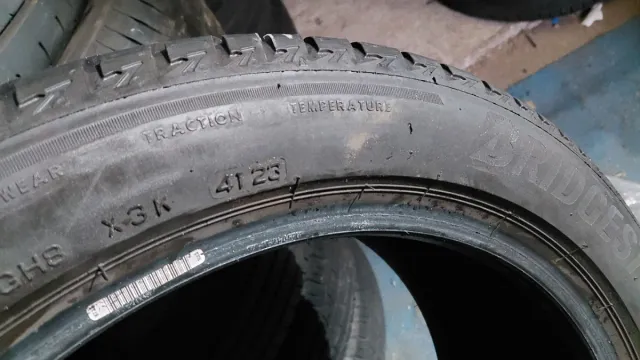 Neumático 225/45/17