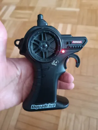 Coche teledirigido Aquadrive