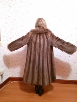 Abrigo de piel de lomos de marmota de Canadá