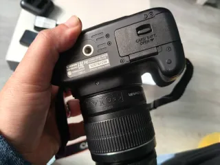 Cámara Canon EOS 4000D