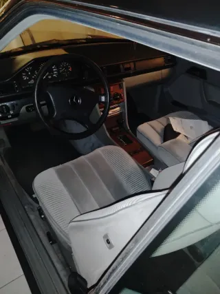 Mercedes-Benz Classe E (214) 2002