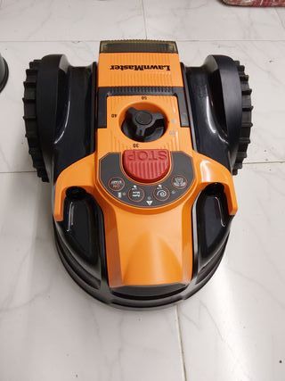 Robot tosaerba LawnMaster VBRM16 OcuMow™ per giardini da 100 m², taglio 20-60 mm, pendenza 35% con batteria