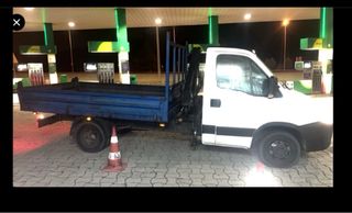 Se hacen todo tipo de portes con grua o sin