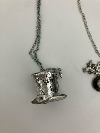 Collares Alicia en el País de las Maravillas