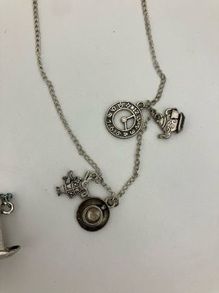 Collares Alicia en el País de las Maravillas