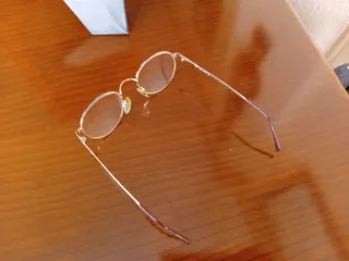 Gafas vintage doradas y marrones