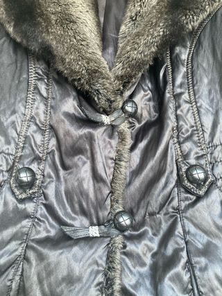 Chaquetón corto con cuello de pelo