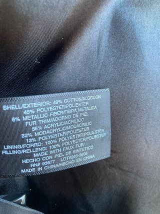 Chaquetón corto con cuello de pelo