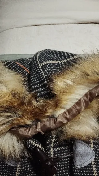 Abrigo trenca cuadros gris y rosa