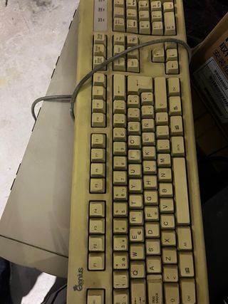 Ordenador HP Beige Antiguo