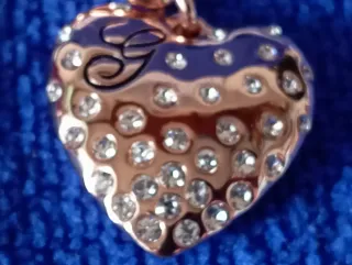 Conjunto Joyería Guess Corazón Dorado y Rosa