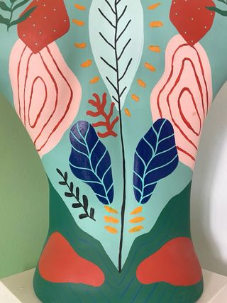 Busto decorativo pintado a mano