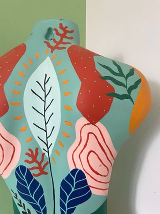 Busto decorativo pintado a mano