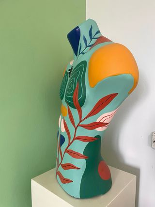 Busto decorativo pintado a mano