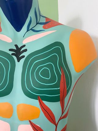 Busto decorativo pintado a mano