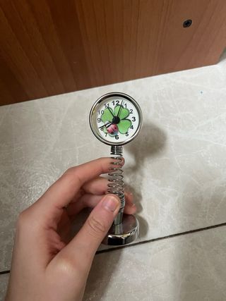 Orologio da tavolo con molla