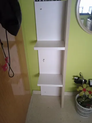 Estantería madera y plástico