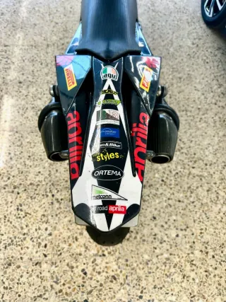 Aprilia sxv 550 Supermotard Moto Negra/Roja