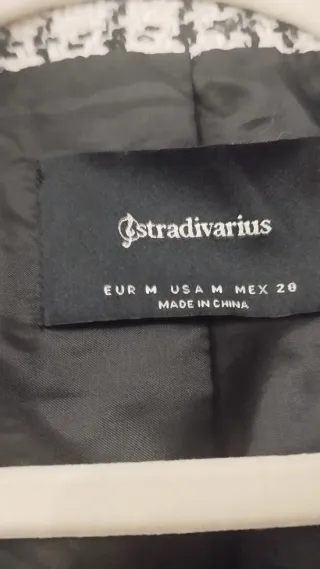 Americana cuadros blanco y negro Stradivarius