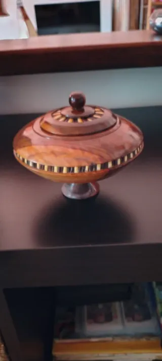 Portagioie in legno con coperchio