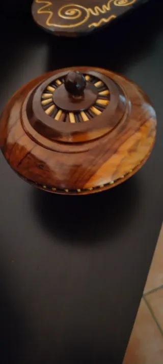 Portagioie in legno con coperchio