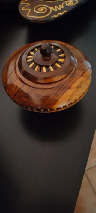 Portagioie in legno con coperchio