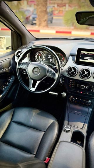 Mercedes-Benz B220 2014