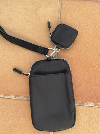 Funda móvil y ipods con correa