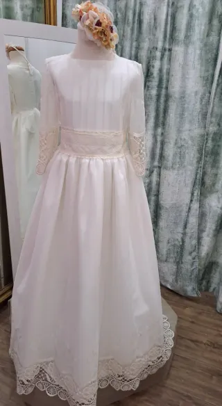 Vestido de Comunión Blanco Roto Encaje