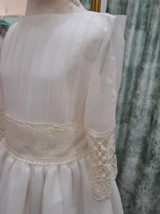 Vestido de Comunión Blanco Roto Encaje