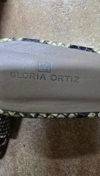 Sandalias Gloria Ortiz Piel Serpiente Tacón