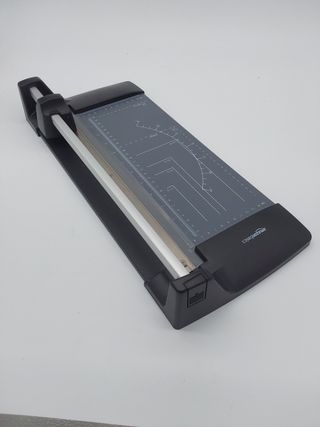 Amazon Basics - Guillotina de papel giratoria, A4