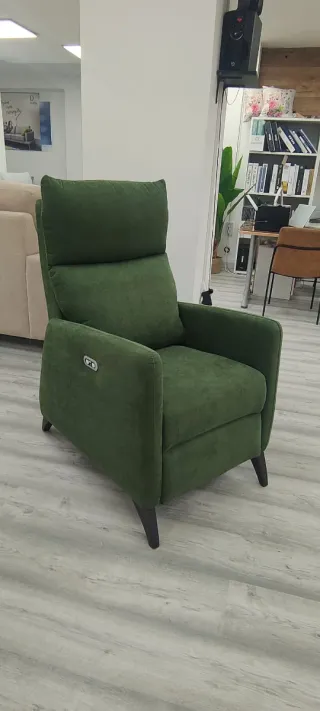 Sillón relax  moderno de tela verde