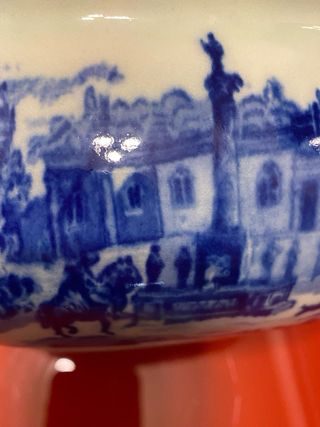 Tetera de porcelana azul y blanca