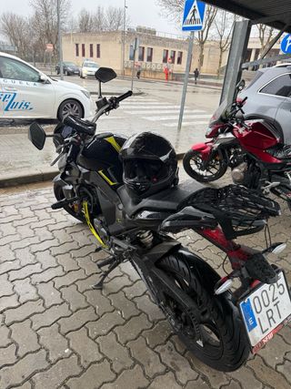 Zontes Z125 Negra y Amarilla