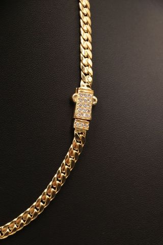 CADENA CUBANA CON CIERRE DE CIRCONITAS.