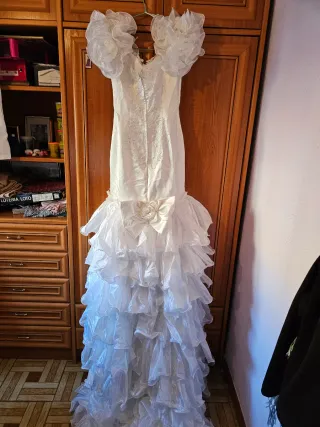 Vestido de Novia Blanco con Volantes