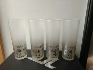 Juego 4 vasos diseño egipcio