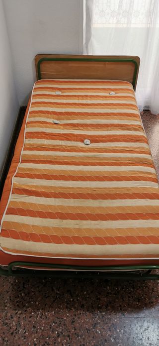 Cama Plegable con Mueble Superior