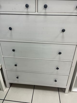 Cajonera blanca de madera